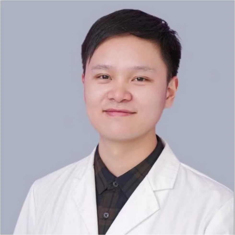 Photograph published for Dr Zhang Meng, attending physician at the Drum Tower department.