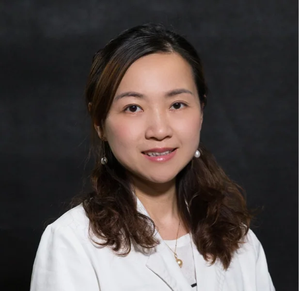 Photograph published for Dr Zhou Ying, associate chief physician at the Drum Tower department.