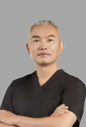 Photograph published for Dr Li Yingchun at Nanjing International Hospital's Medical Aesthetics Department.